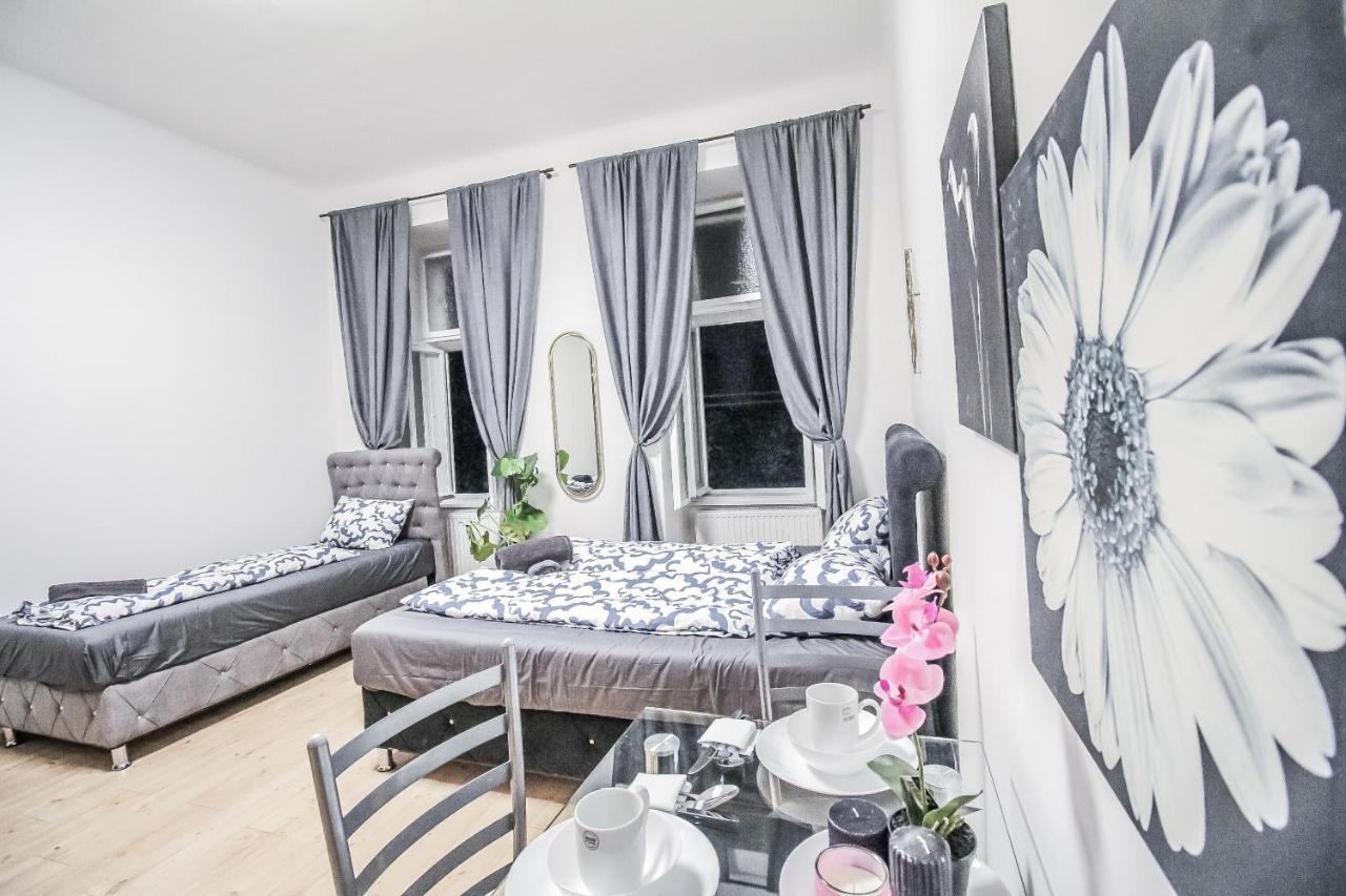 וינה Comfort Quad Room Hn מראה חיצוני תמונה