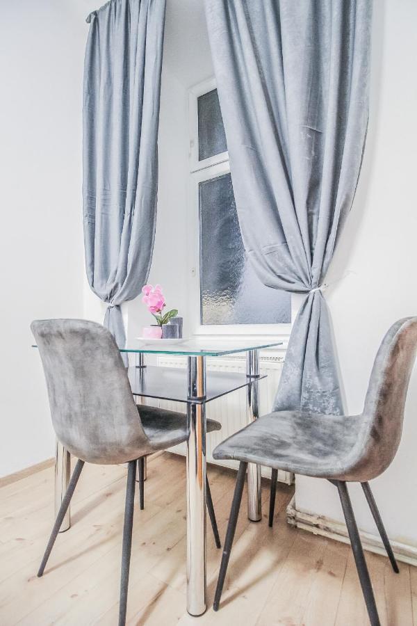 וינה Comfort Quad Room Hn מראה חיצוני תמונה