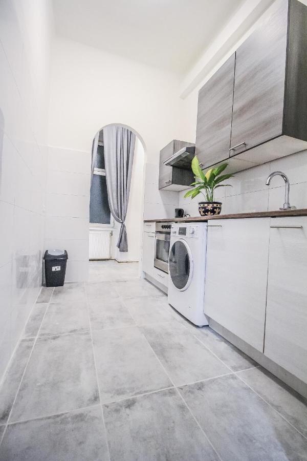 וינה Comfort Quad Room Hn מראה חיצוני תמונה