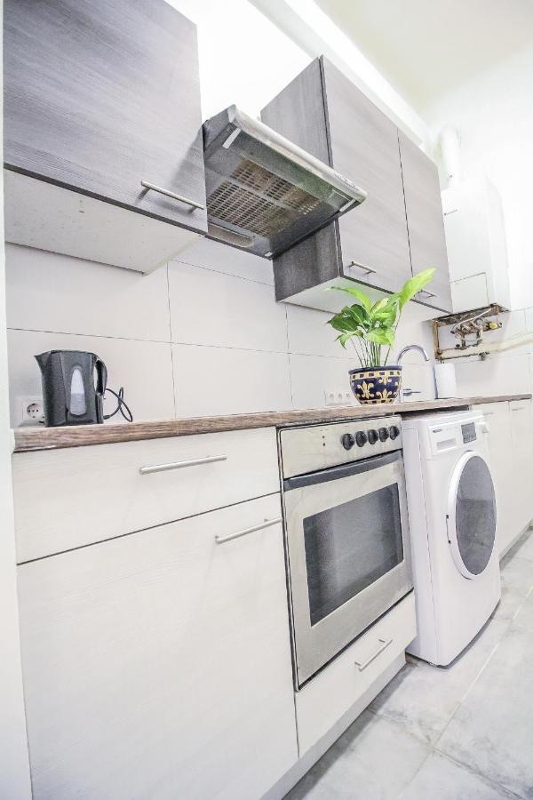 וינה Comfort Quad Room Hn מראה חיצוני תמונה